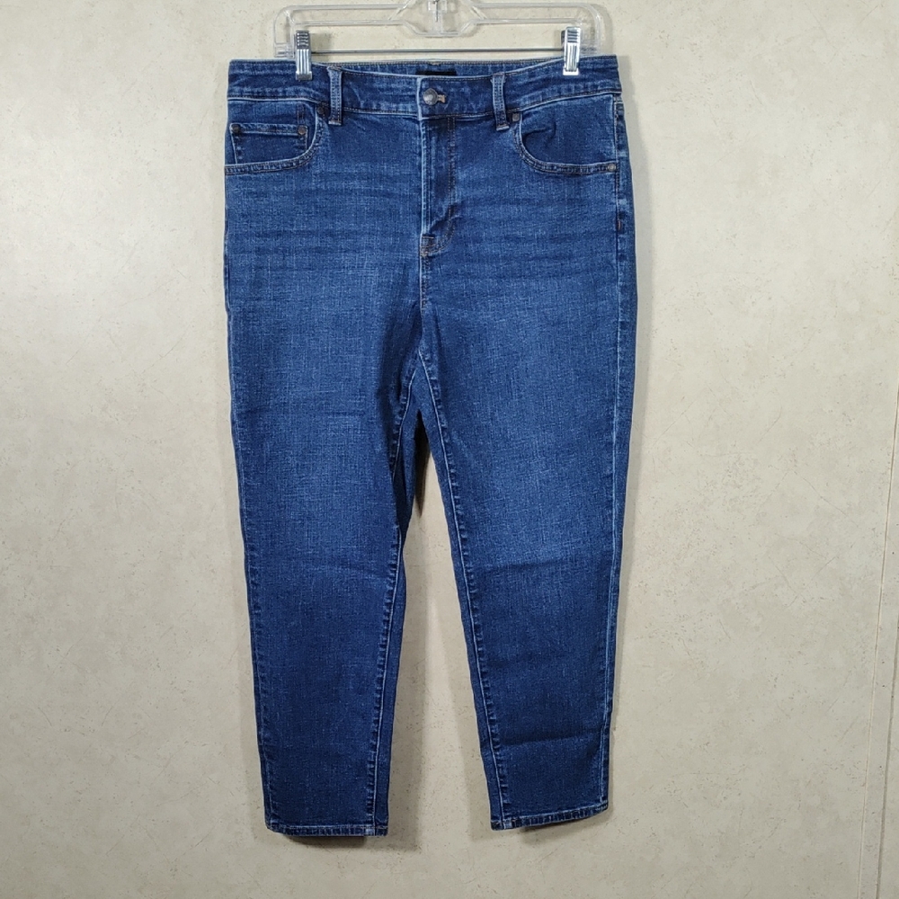 6102 Talbots medium wash Everyday Relaxed jeans 10P